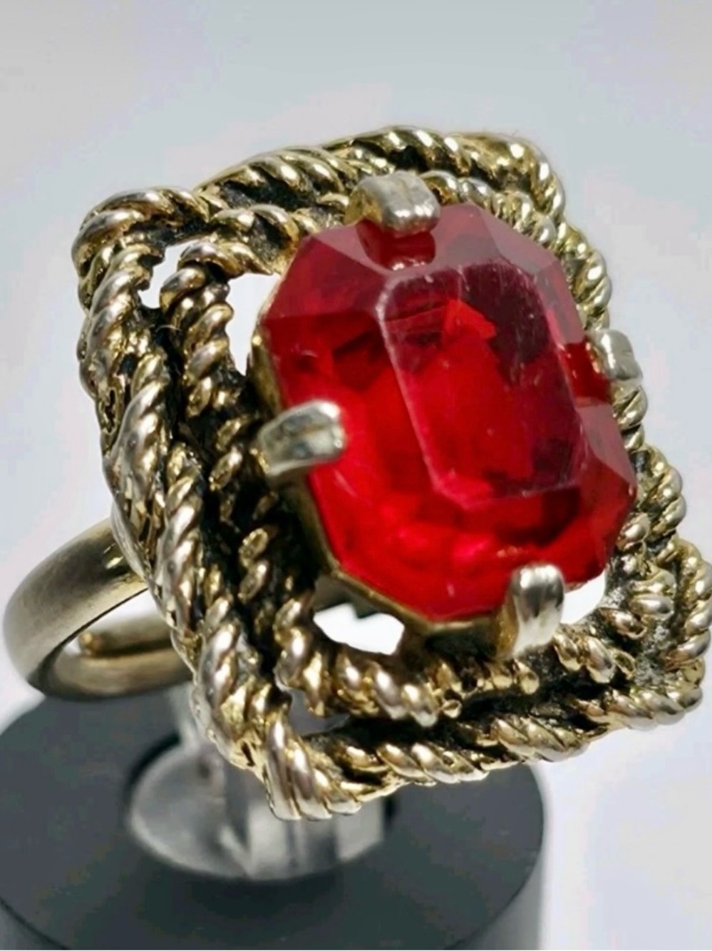 ⚡️Sarah Coventry Red Glass Emerald Cut Cocktail Ring Antiqued Adjustable Vint